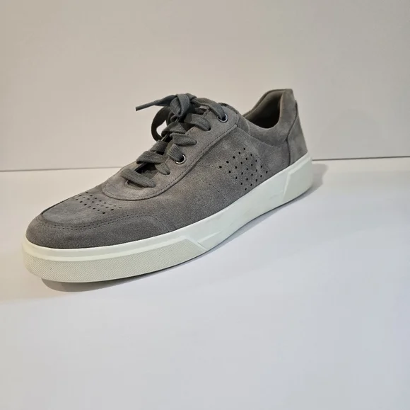 VINCE BRADY SUEDE SNEAKERS 8.5